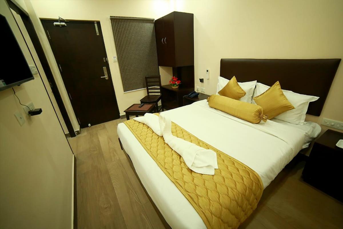 Sapphire Inn Pondicherry Exteriör bild