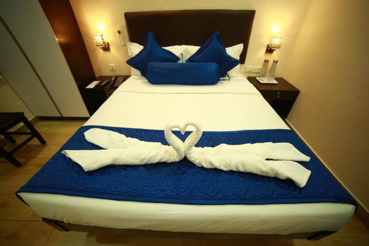 Sapphire Inn Pondicherry Exteriör bild