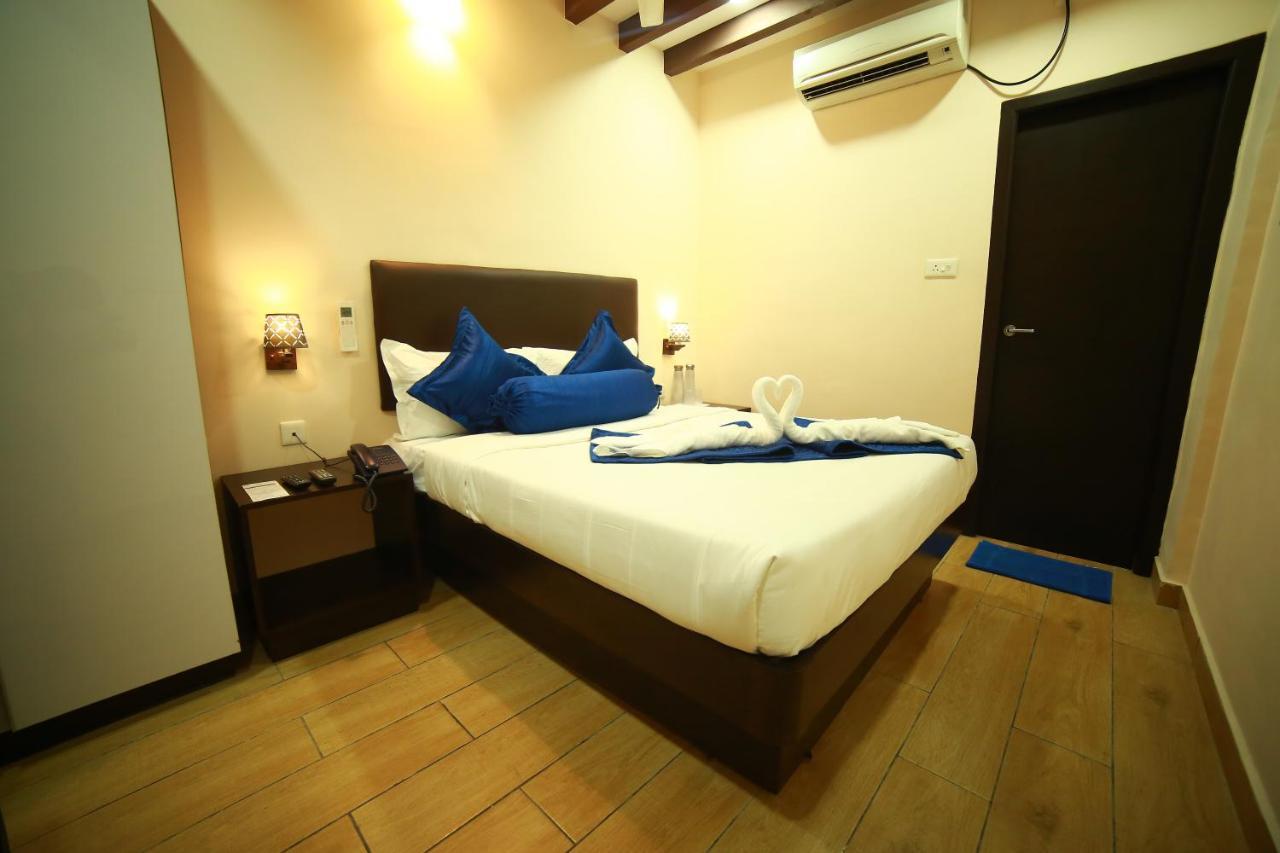 Sapphire Inn Pondicherry Exteriör bild