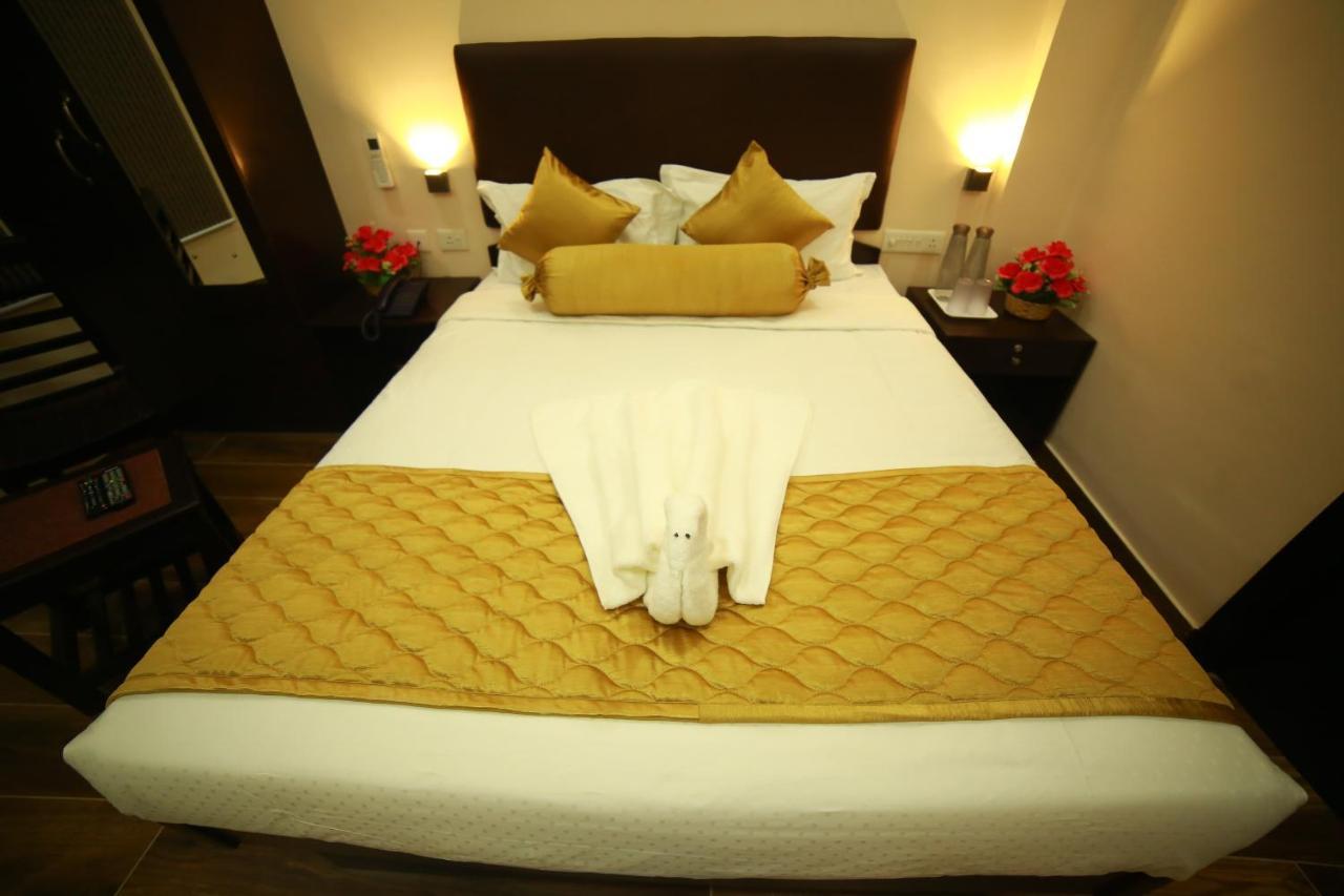 Sapphire Inn Pondicherry Exteriör bild
